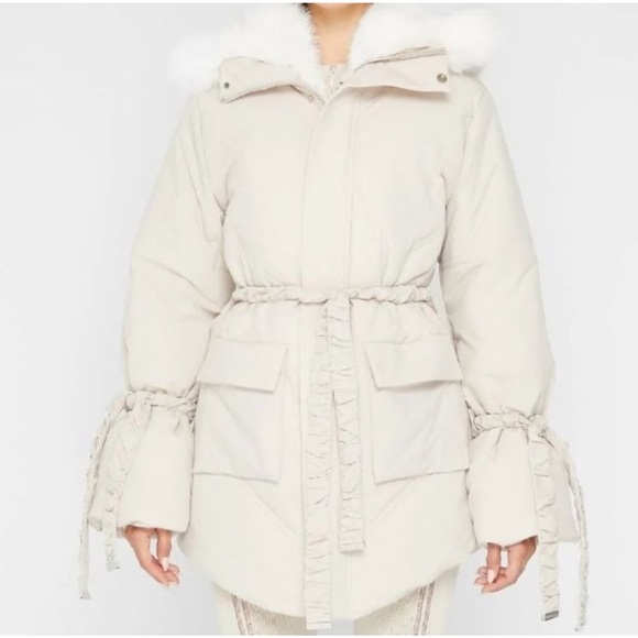 Maniere De Voir Black Puffer Jacket with Faux Fur Trim - Picture 2 of 13